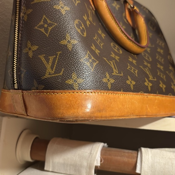 Louis Vuitton Alma PM - Picture 14 of 16